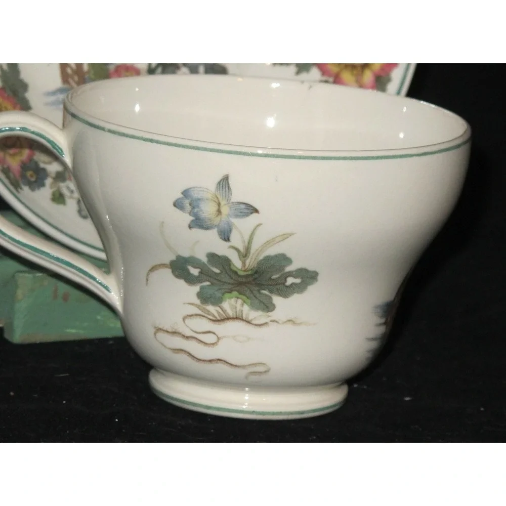 Wedgwood Eastern Flowers Teacup Cup & Saucer Set‎ (s) Green trim